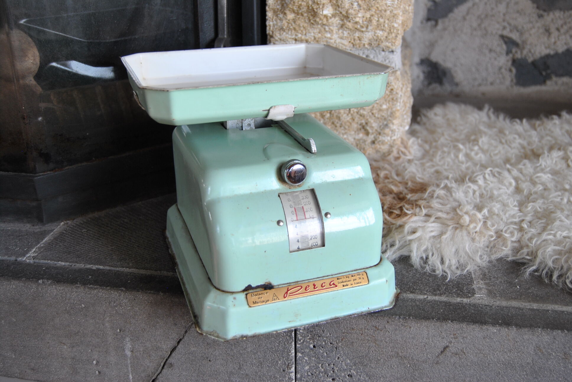 Household scale in water green metal Perca 50s