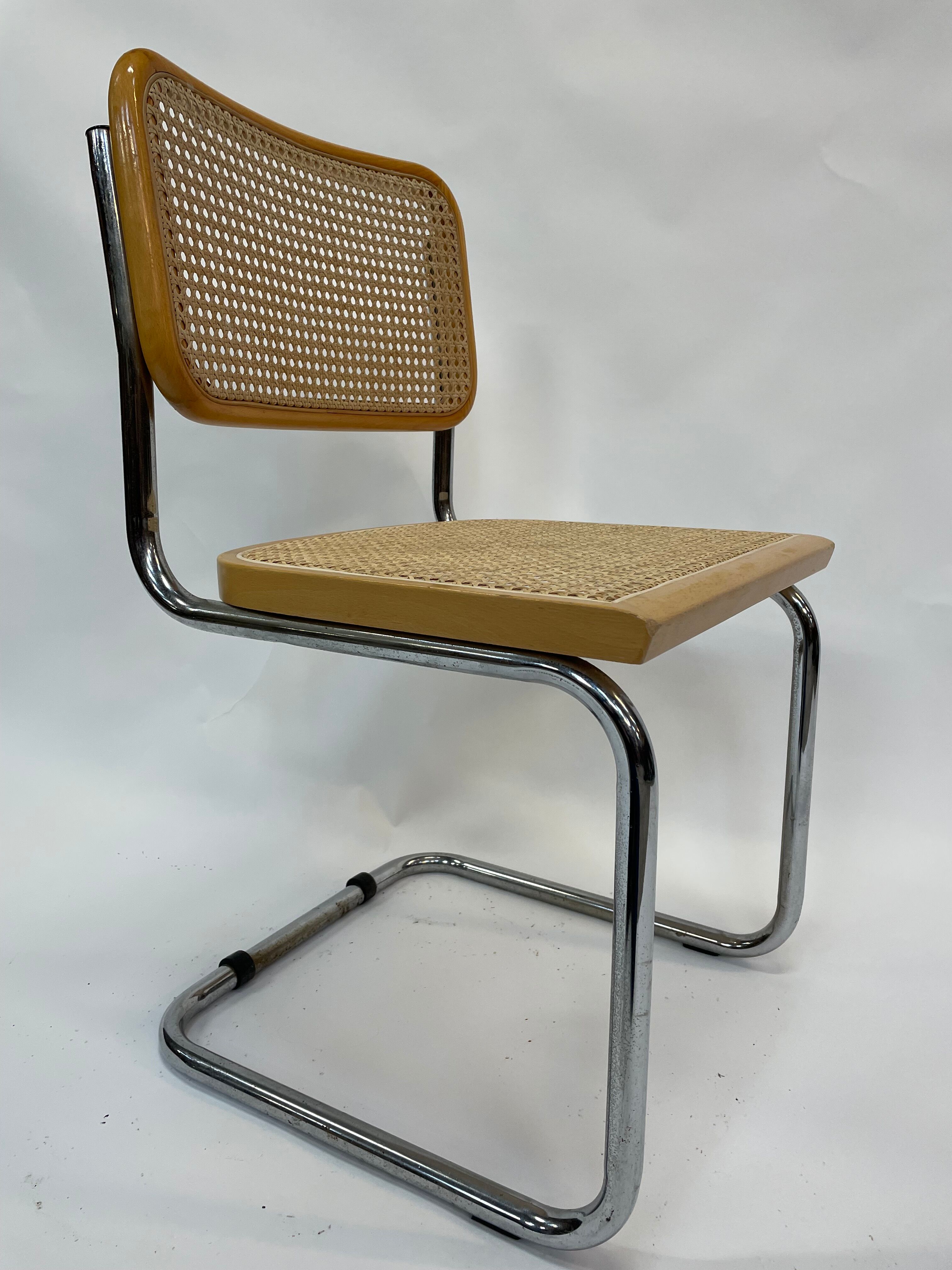 Chaise Cesca modèle b32 en chrome de Marcel Breuer