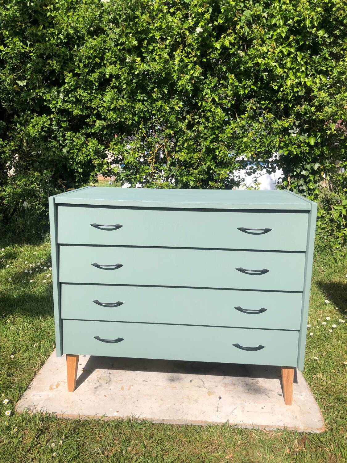 Vintage chest of drawers