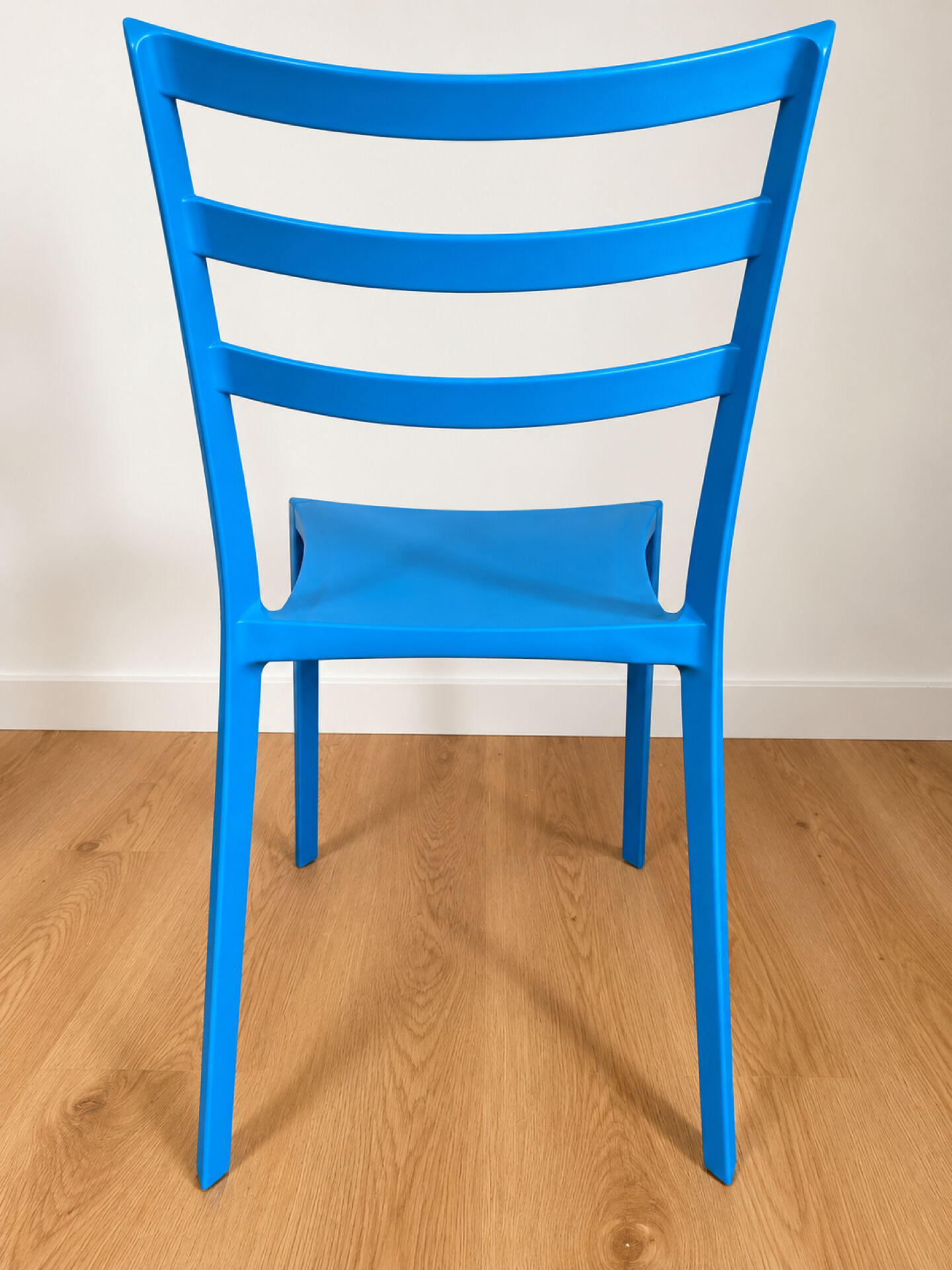 Vintage blue set – 2 chairs and matching side table