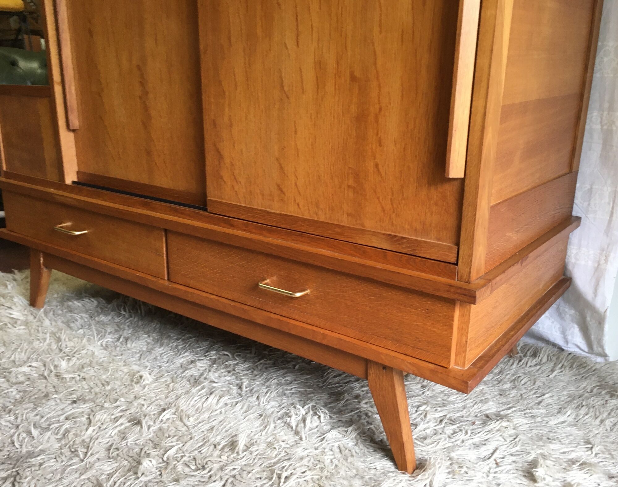 Compas feet and sliding doors cabinet - 1950s