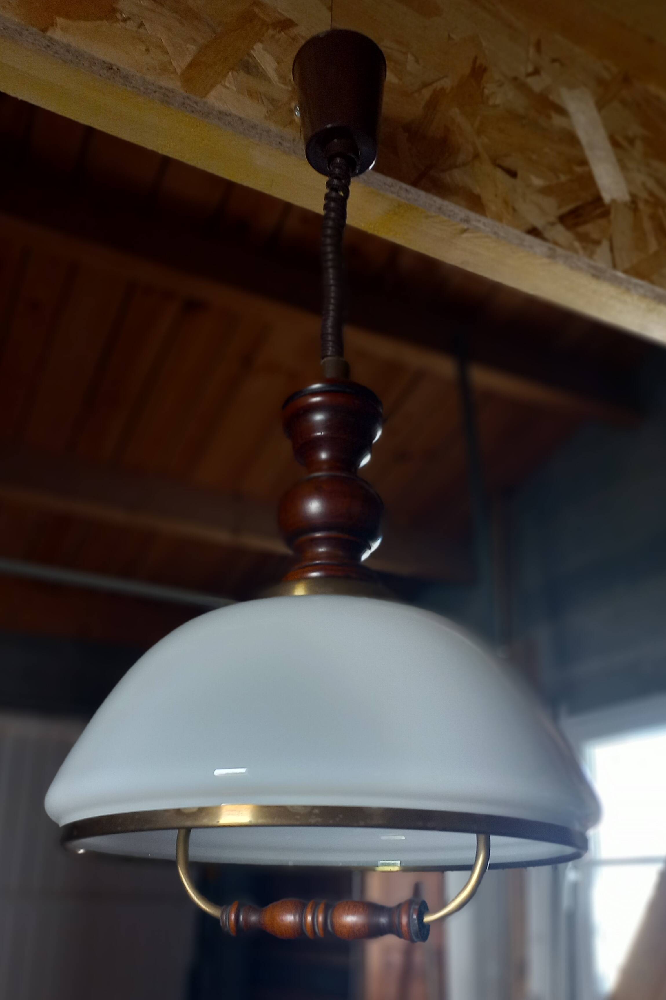 Suspension drop-down opaline