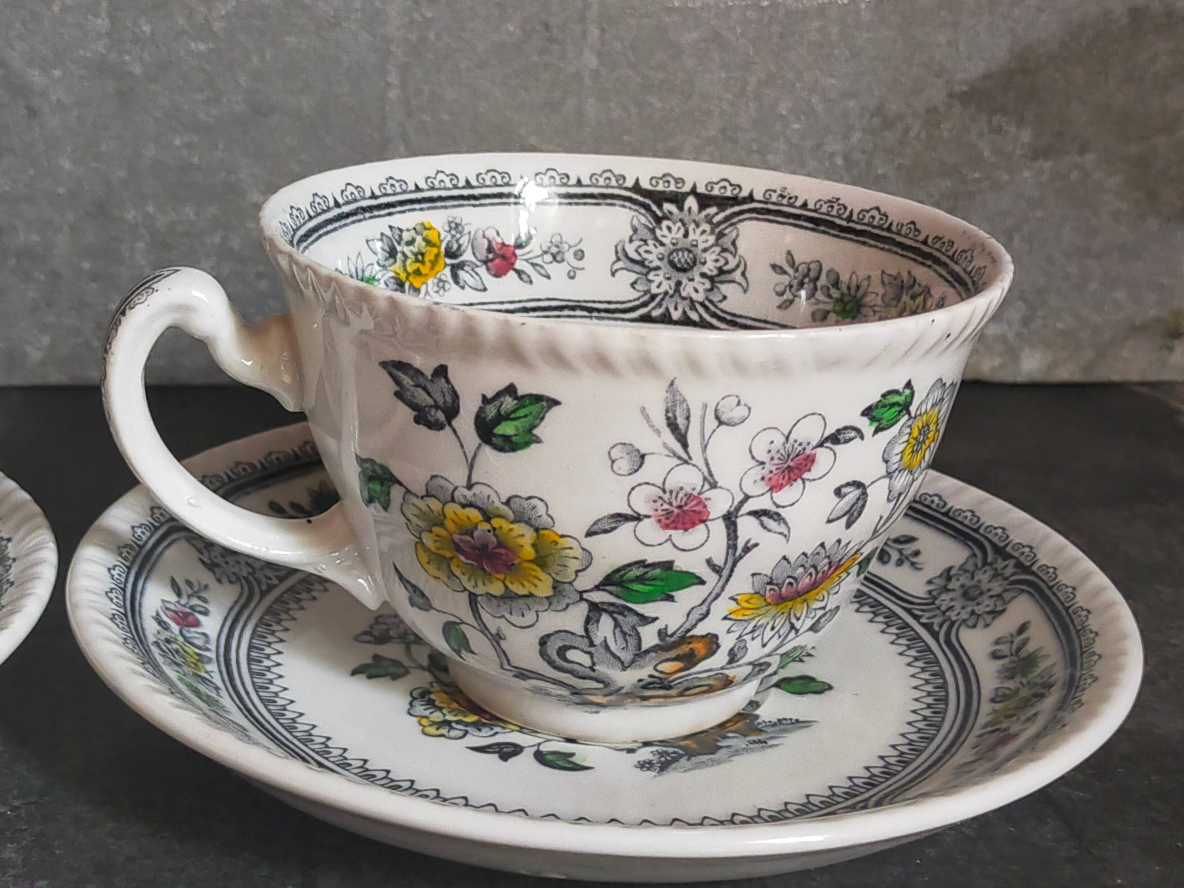 Two vintage wood & sons english lunches "dorset" service