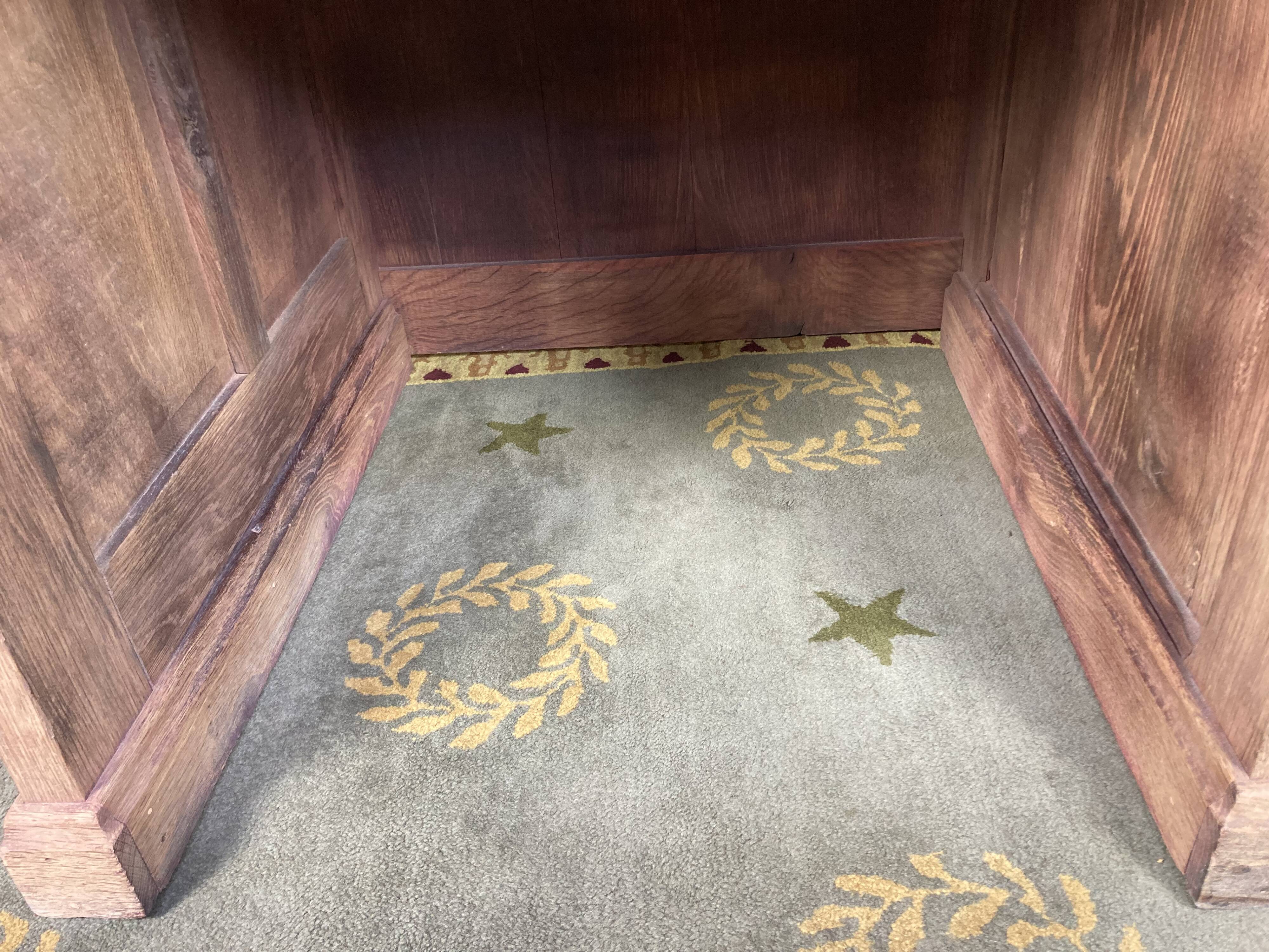 Administration office in gumned aero oak