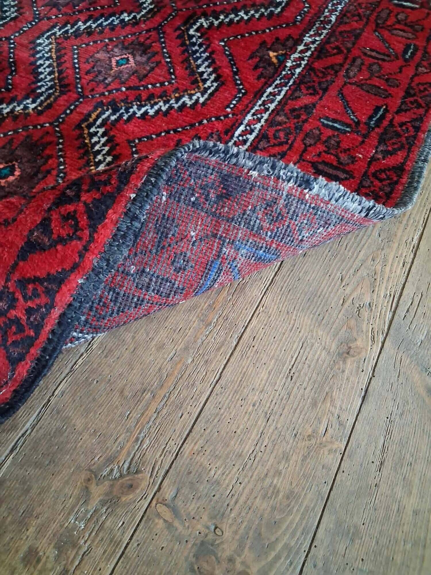 Handmade Belouch Persian rug 213x116cm