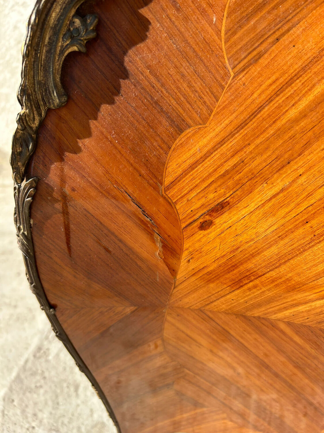 Rosewood chest of drawers
