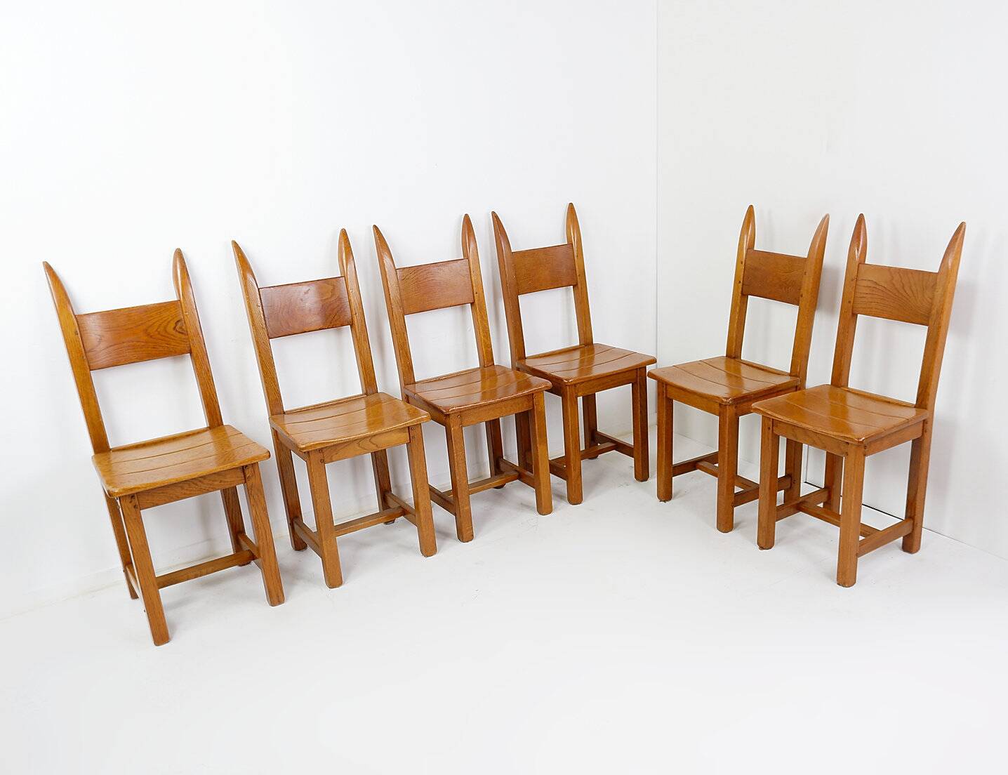 Ensemble de 6 chaises en chêne brutalistes - années 1970