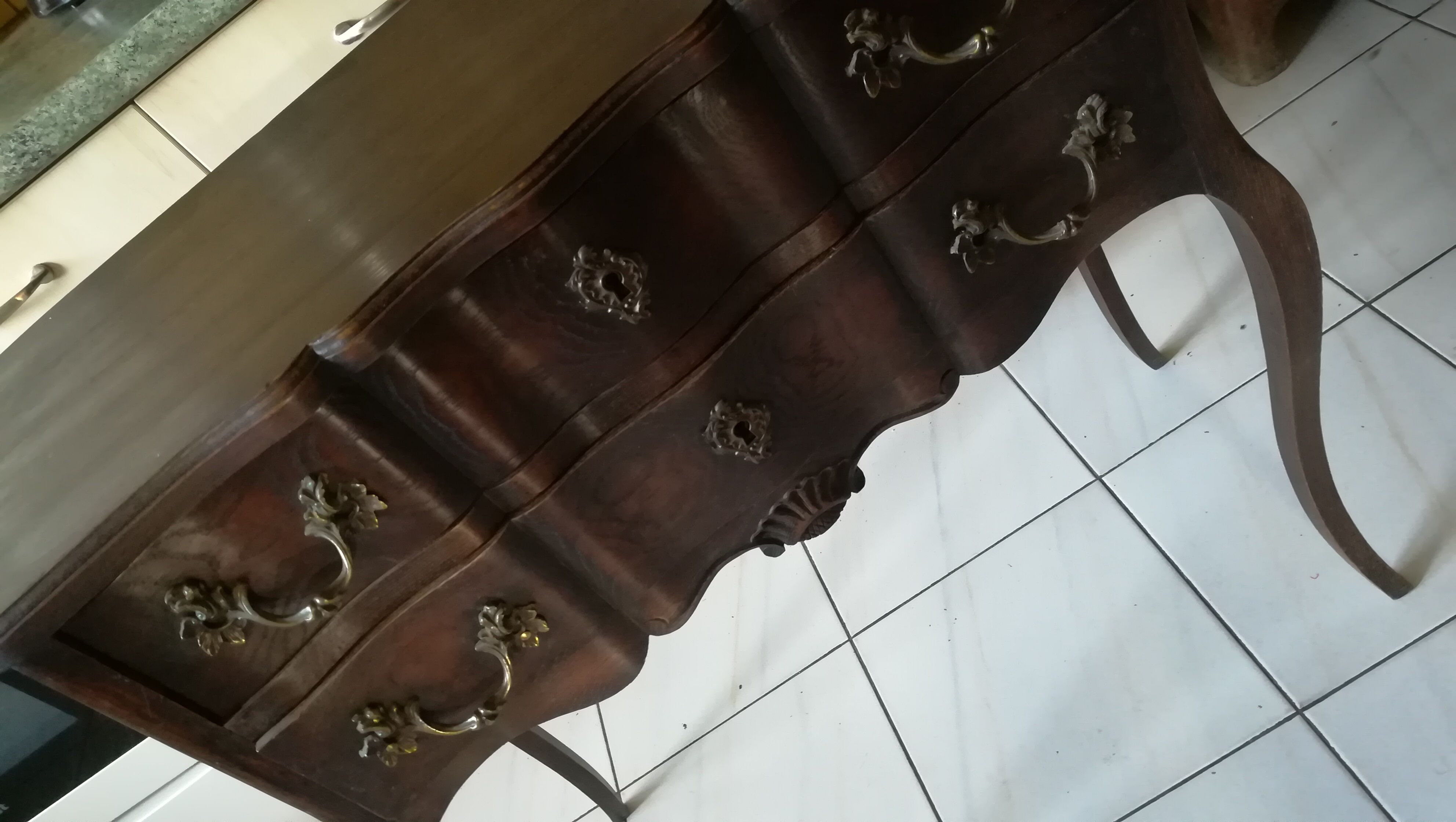 Commode style Louis XV