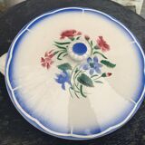 Soup tureen, Elorn model, Digoin and Sarreguemines, France, carnation motifs