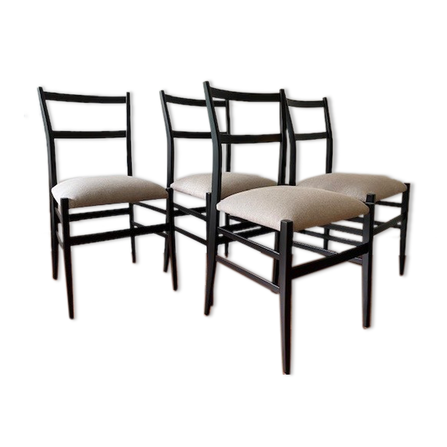 Series of 4 chairs