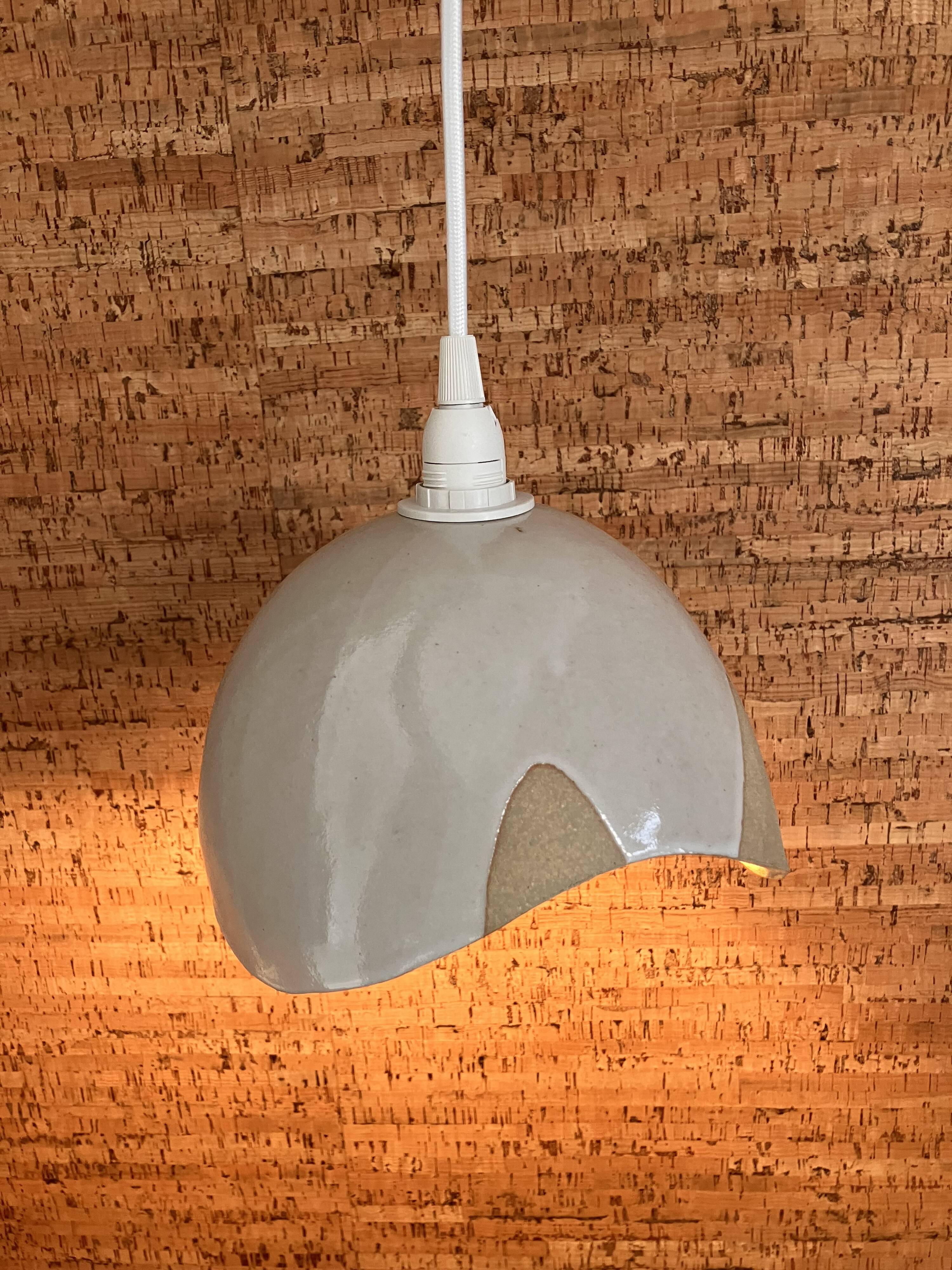 Organic portable lamp in ceramic