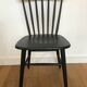 Chaise en bois noire
