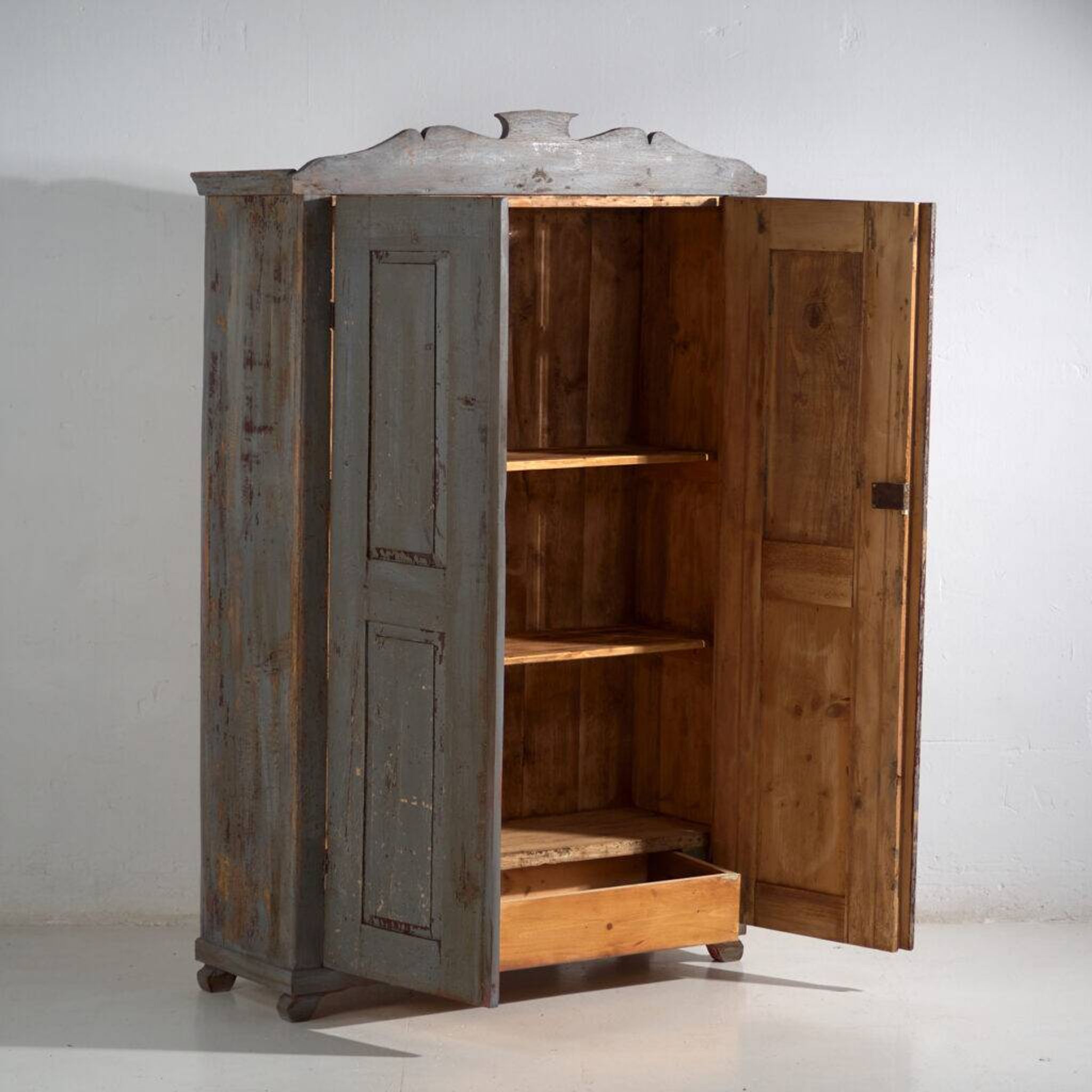 Rustic painted wardrobe in wood, Central Europe, circa 1900–1920