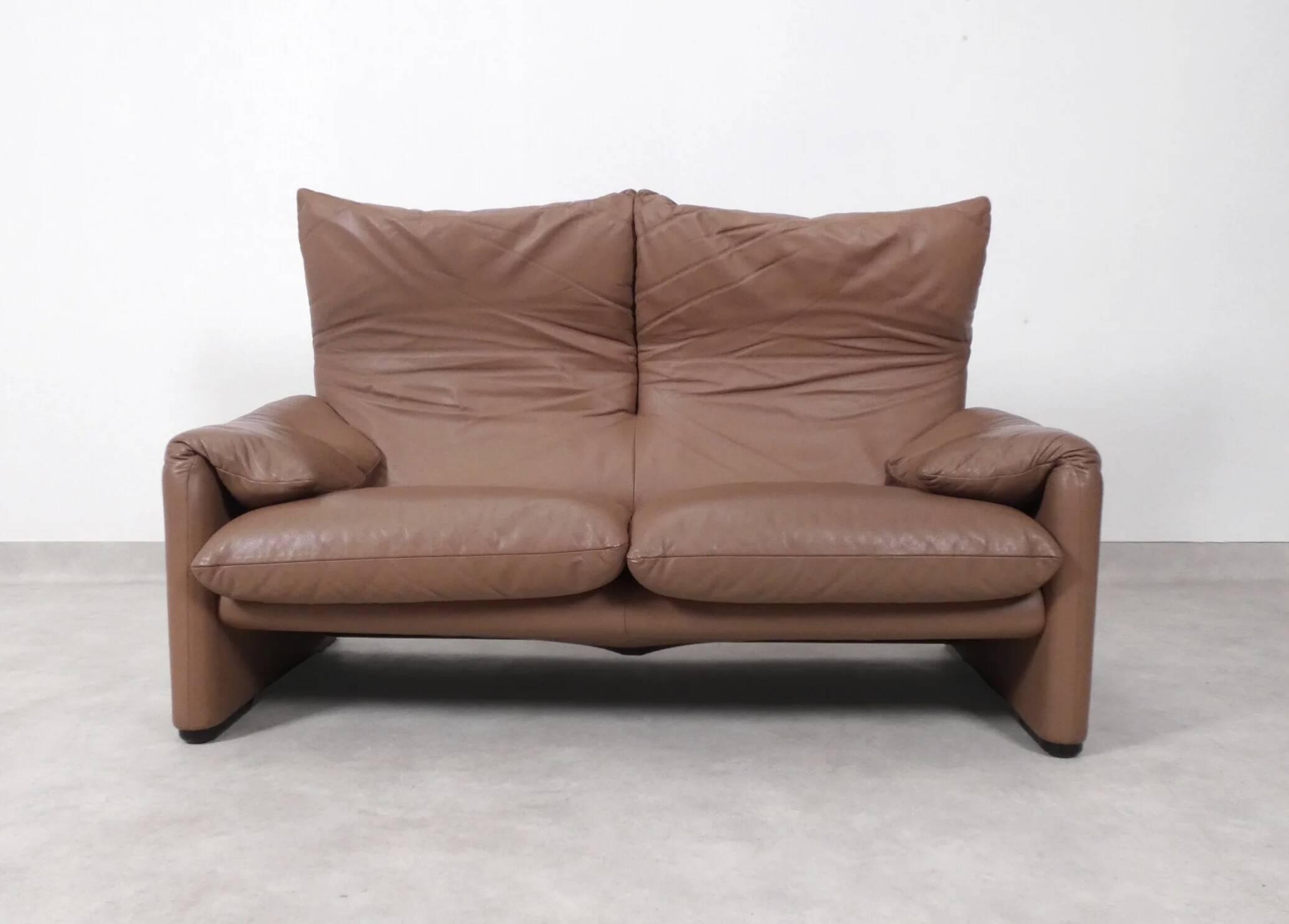 Cassina Maralunga 2 seater in mocca colored leather