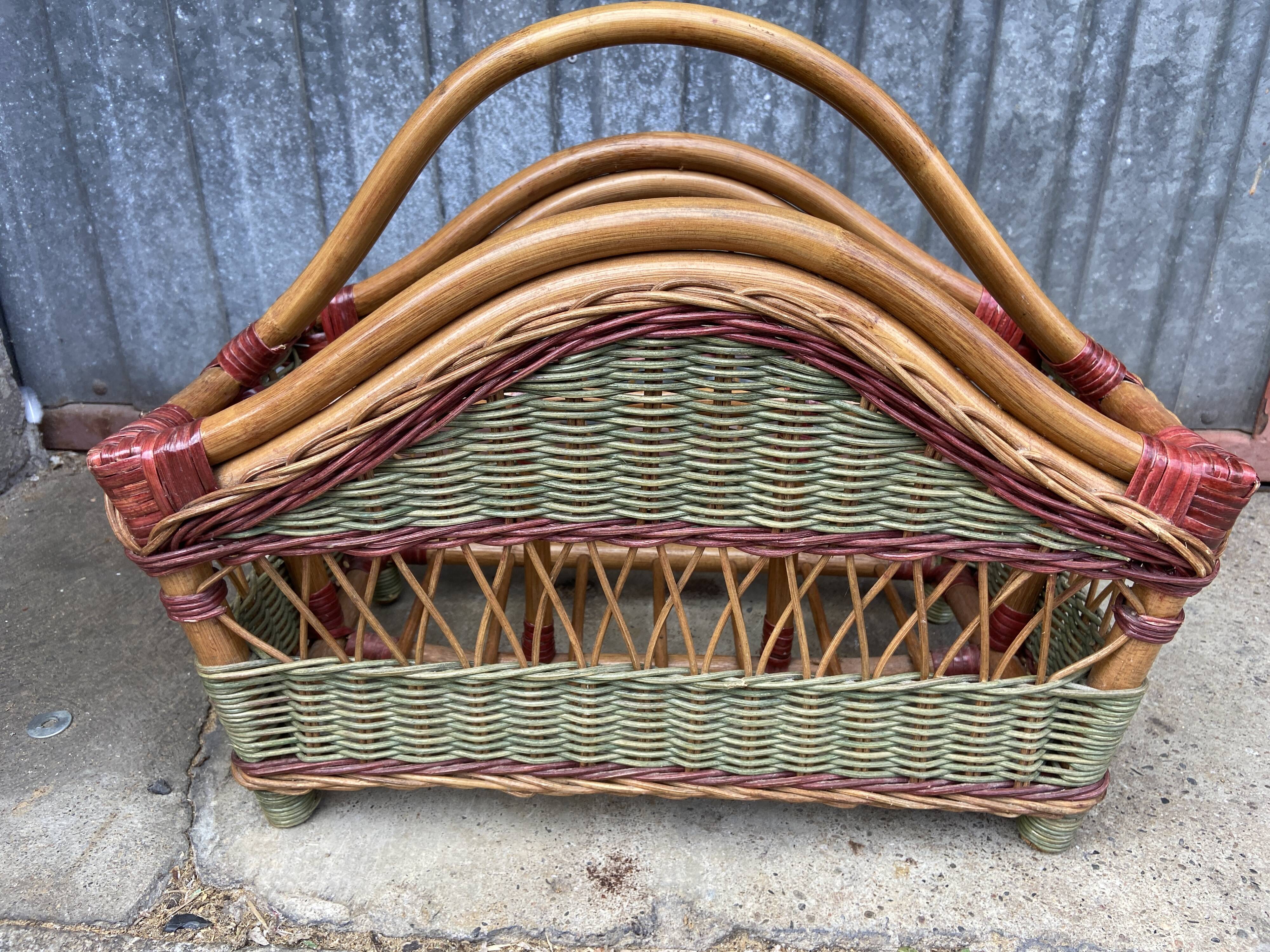 Door vintage rattan magazines