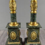 Pair of green marble columns, gilded bronze and gilded brass, 20th Century