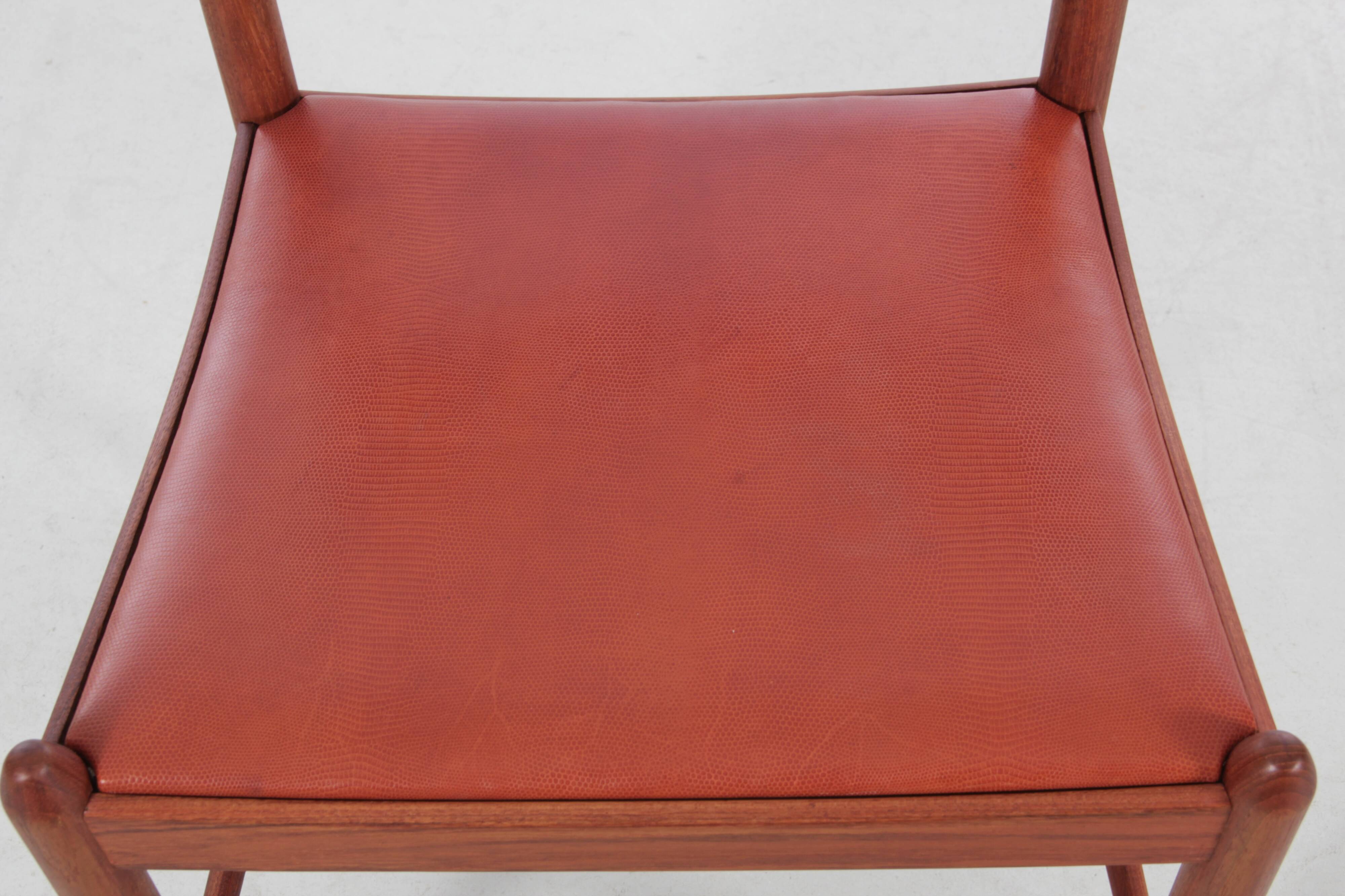 Suite de 6 chaises scandinaves en teak