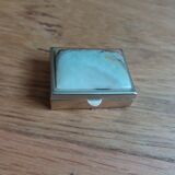 Pillbox gilded metal box and polished marble cabochon