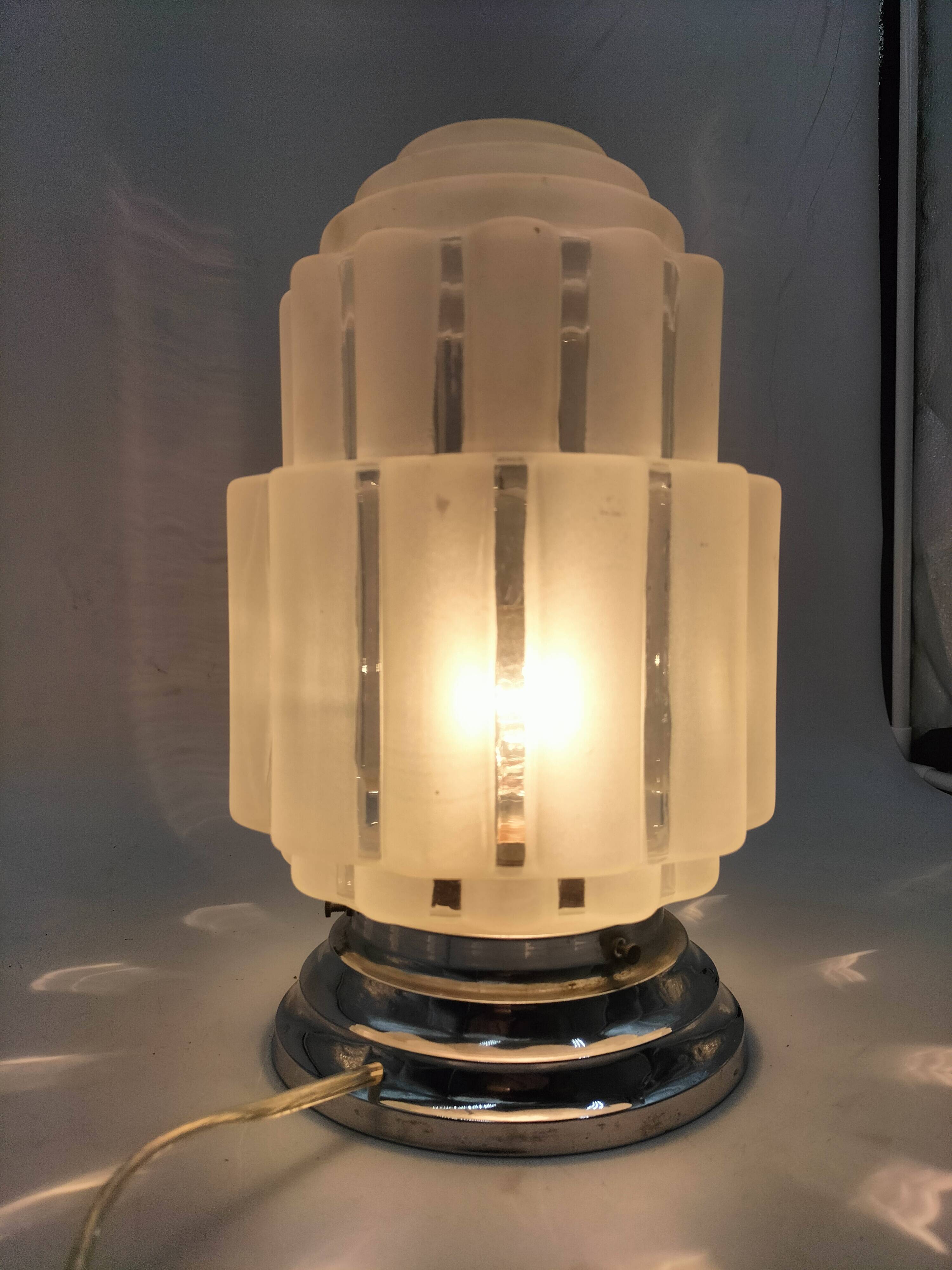 Art deco lamp