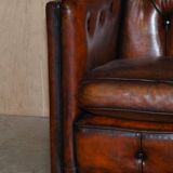 Restored Chesterfield leather canapé Art Deco circa 1920