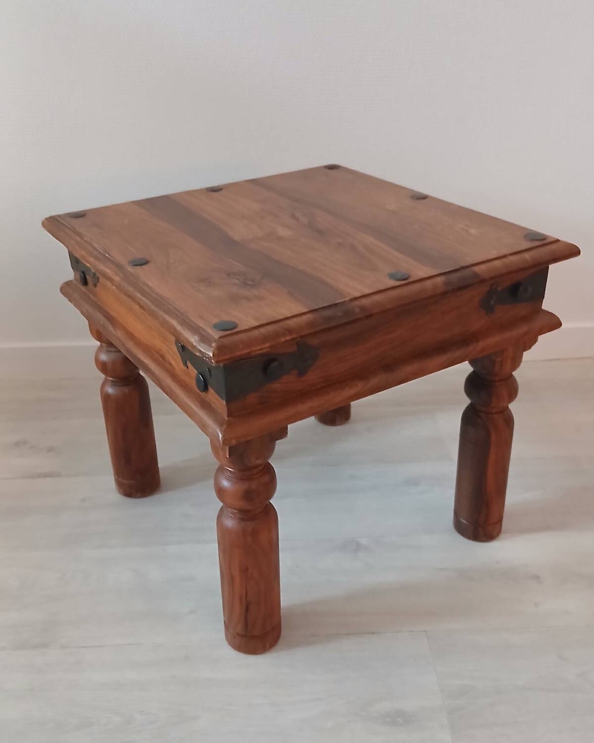 Solid wood coffee table – colonial / neo-colonial style