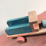 Jouet camion en bois bleu 50's