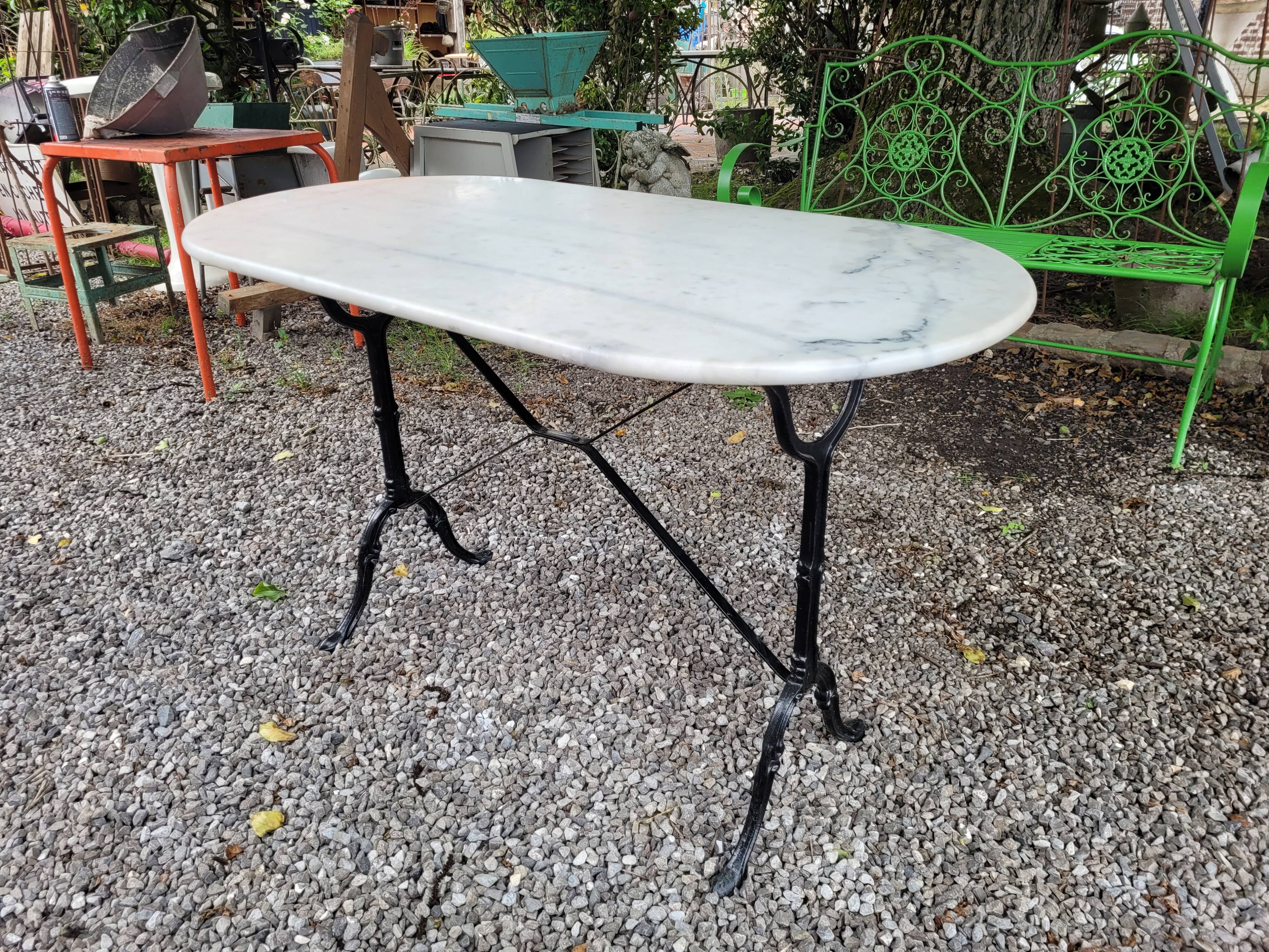 Table de bistrot dessus marbre