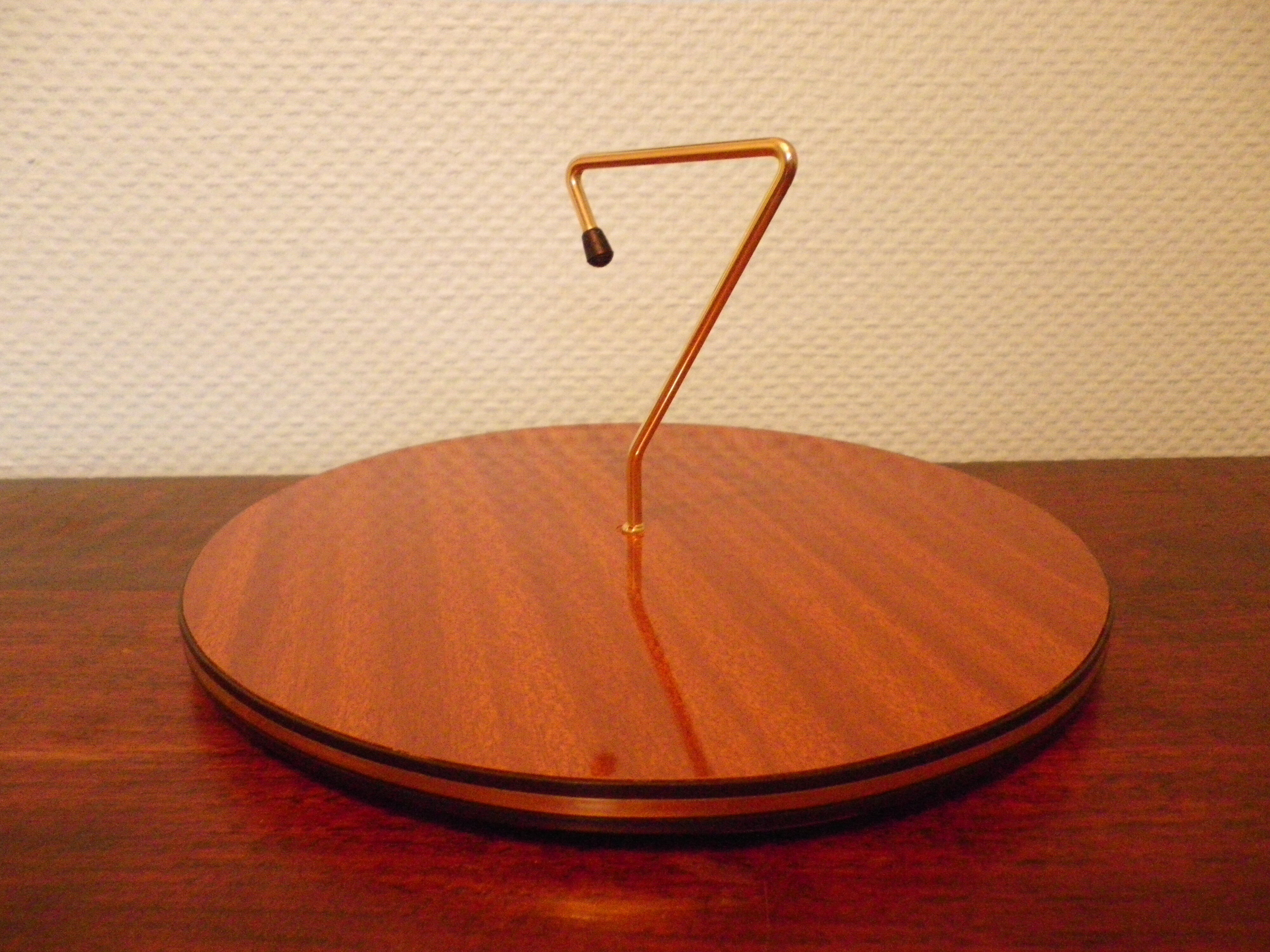 Serving dish, cheese platter in formica and golden metal