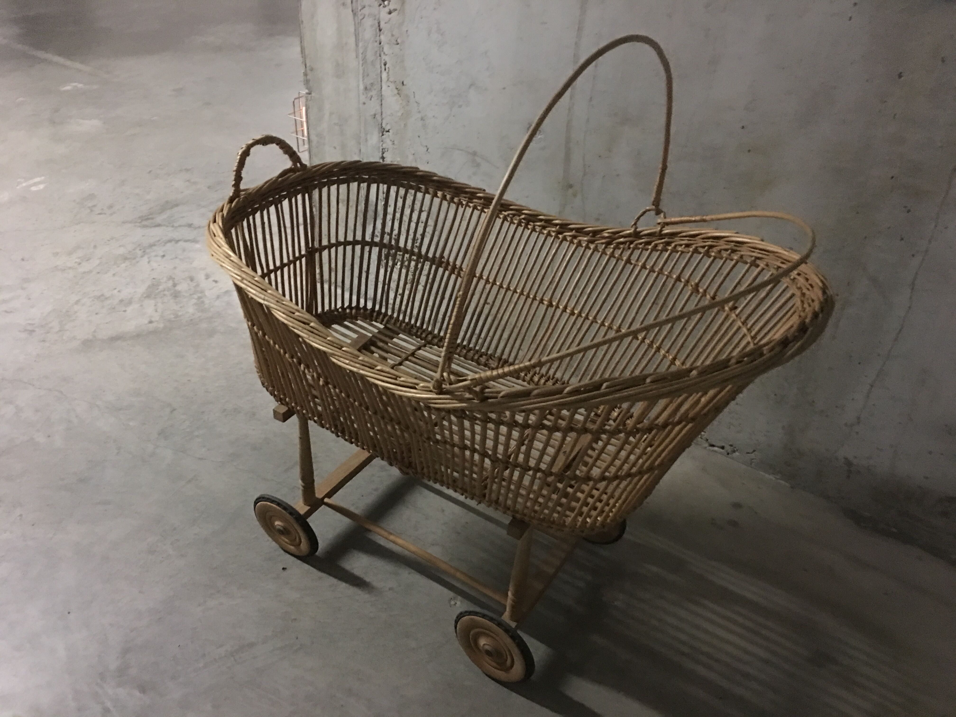 Cradle 60s rattan