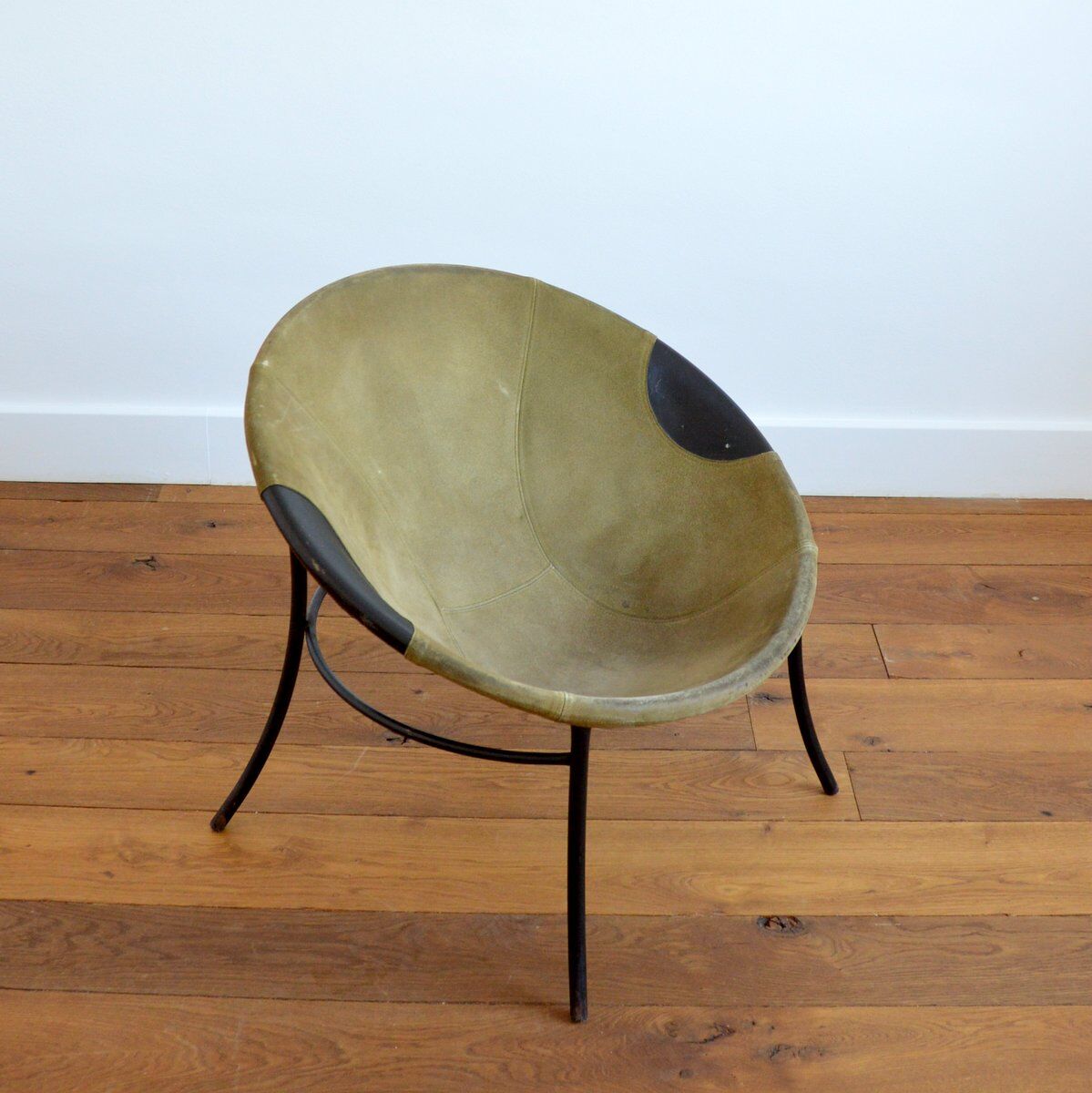 Circle chair in vintage suede 1960s