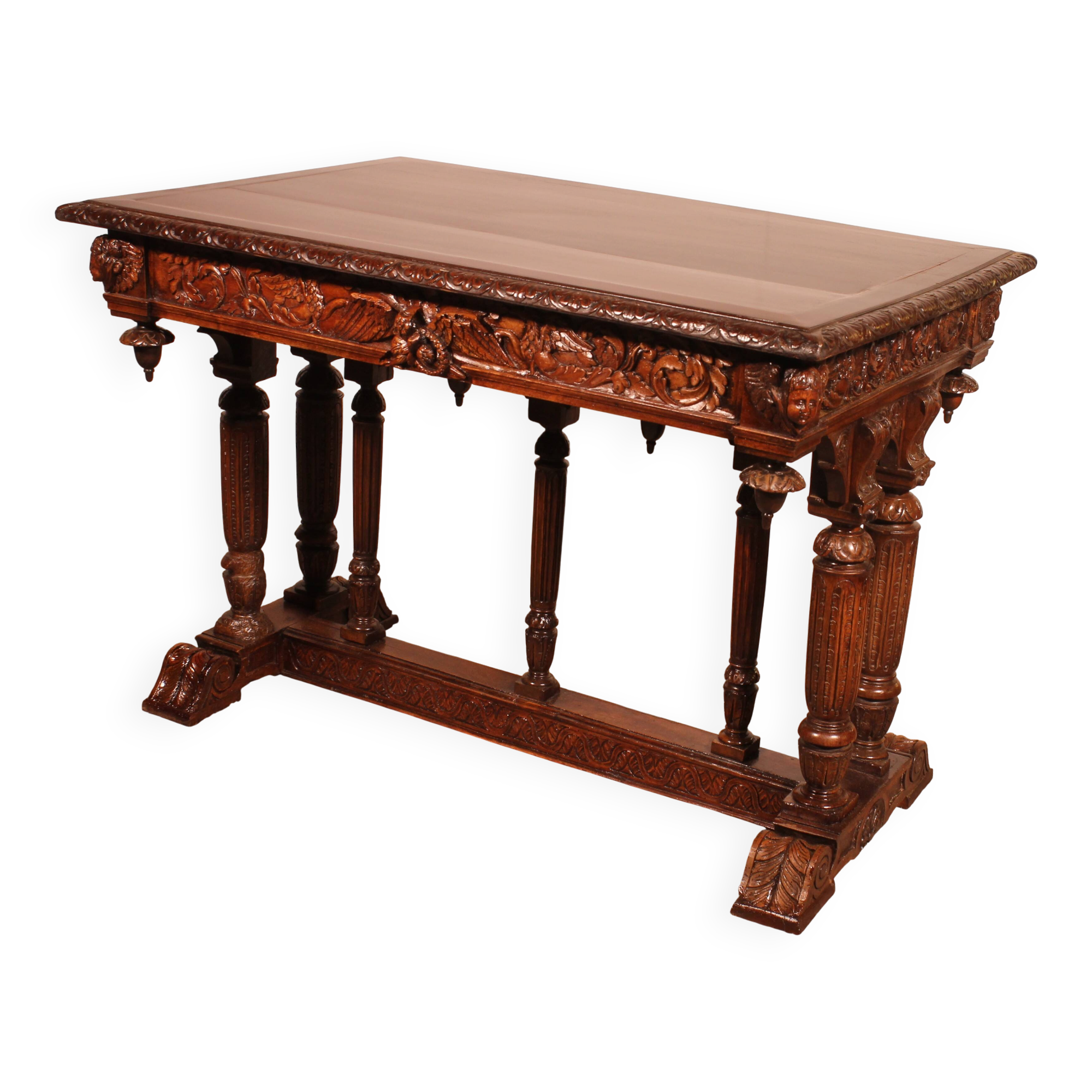 Table de milieu d'époque Renaissance en noyer