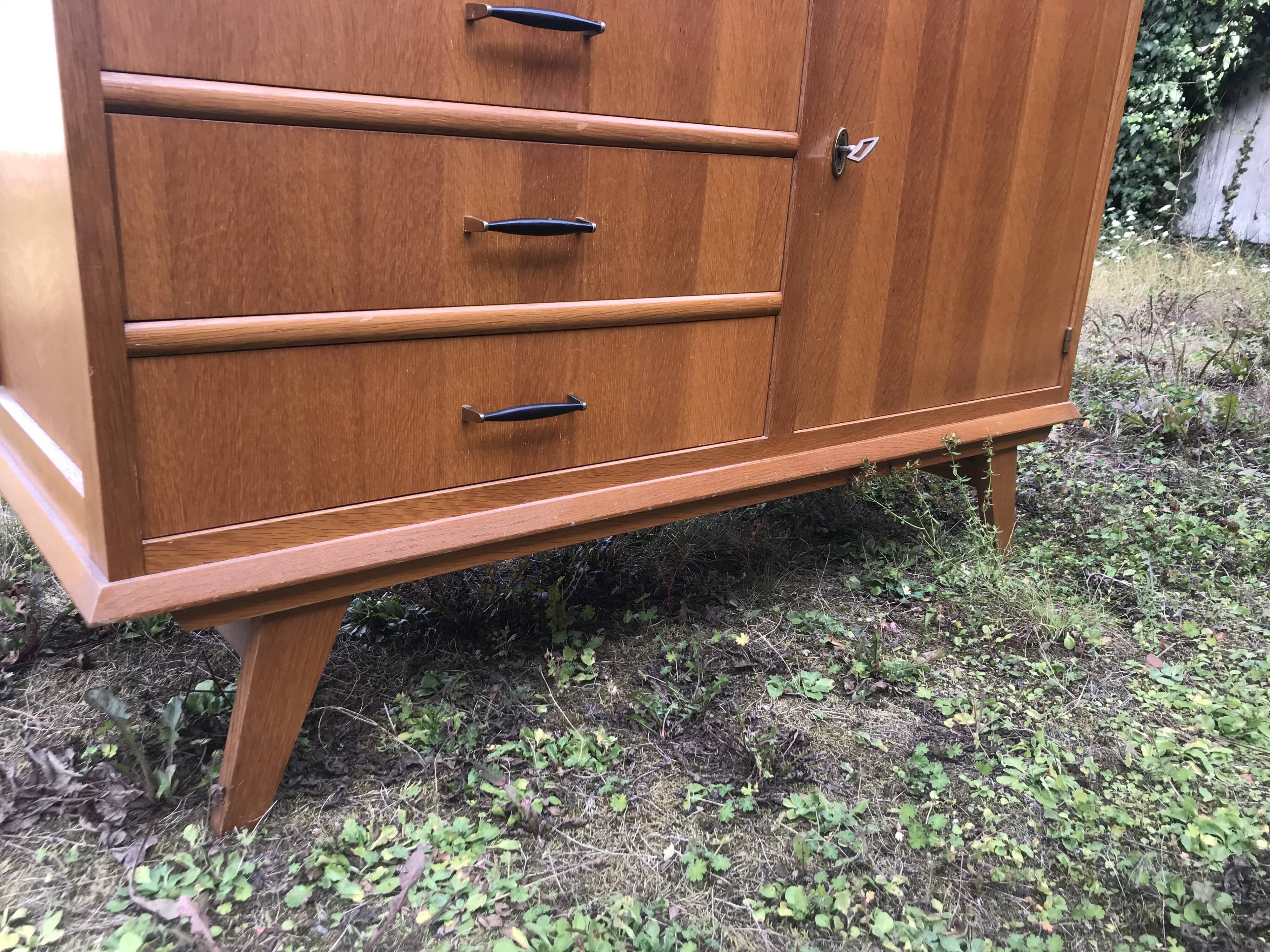 Commode vintage pieds compas