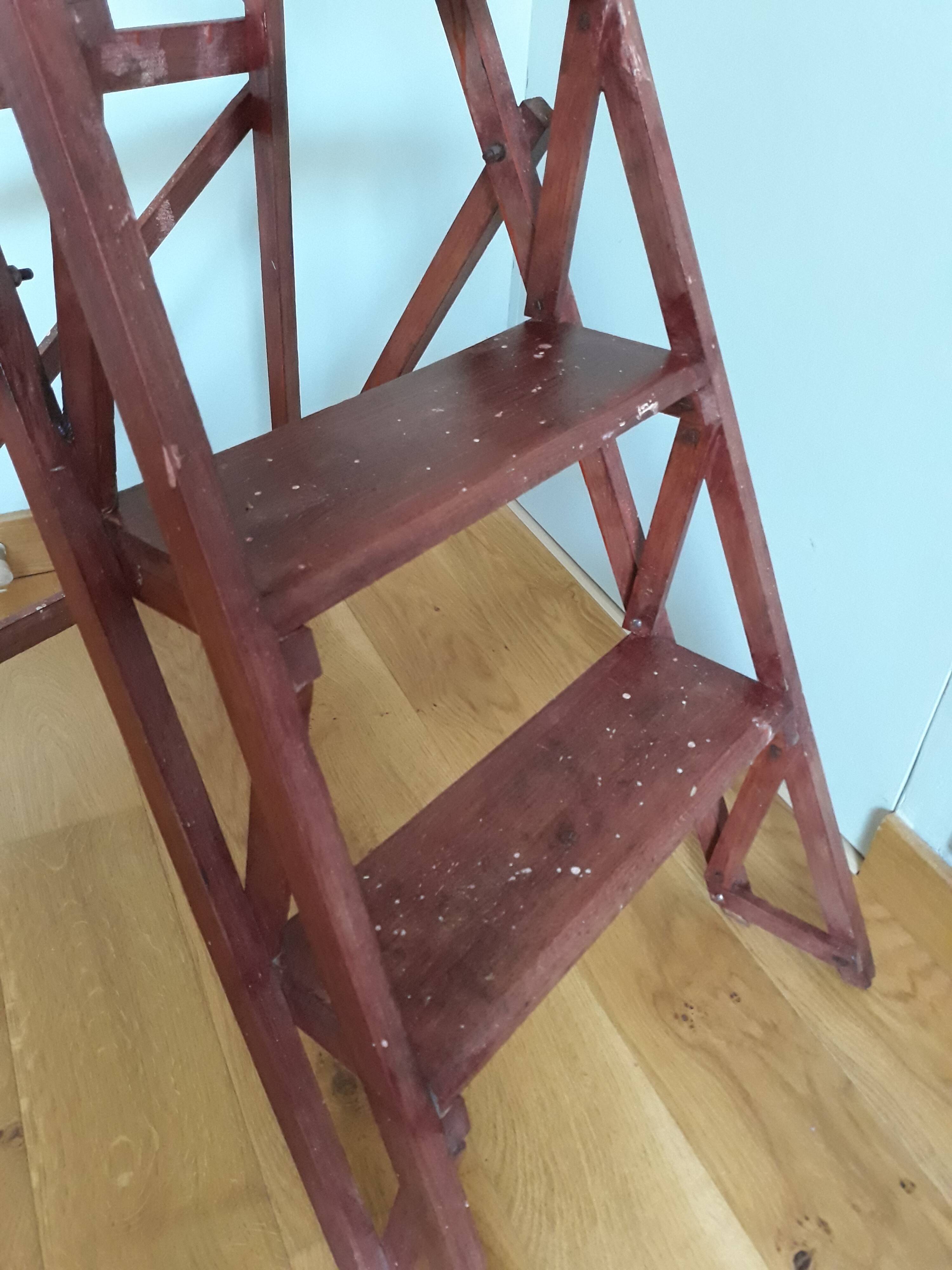Wooden painter's stepladder