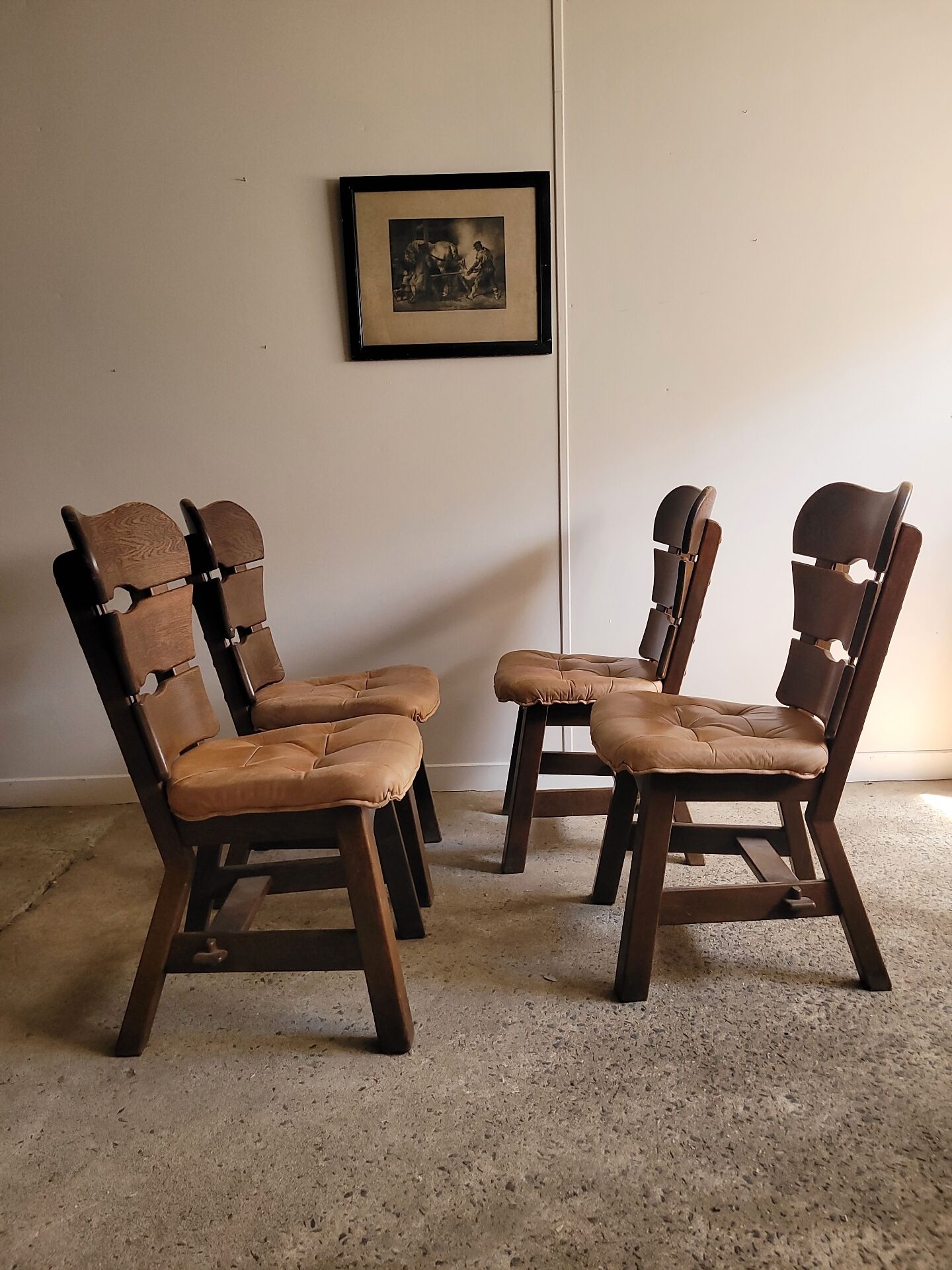 Lot de 4 chaises brutalistes en bois