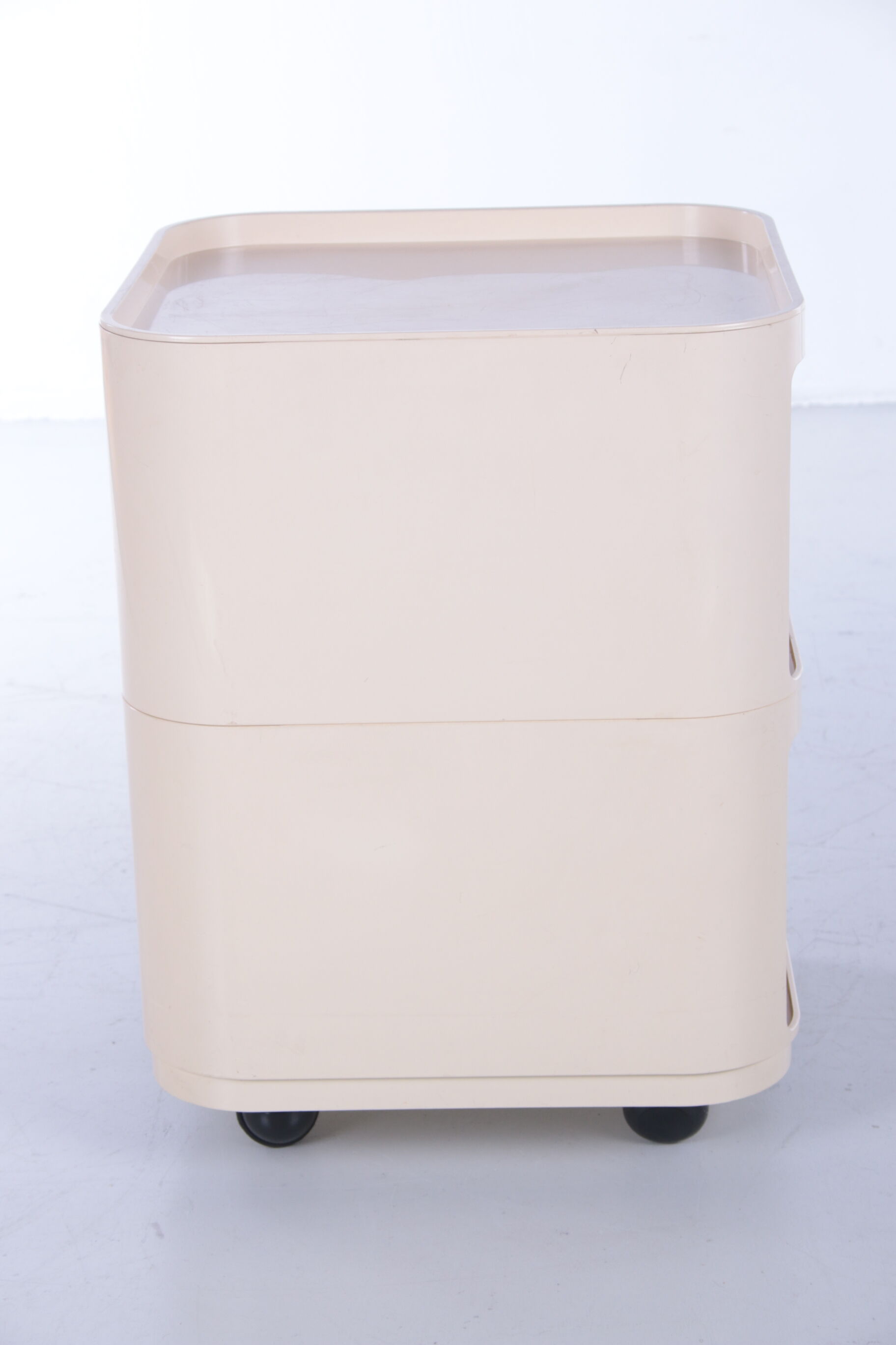 Kartell 2 cube tables Anna Castelli from Italy