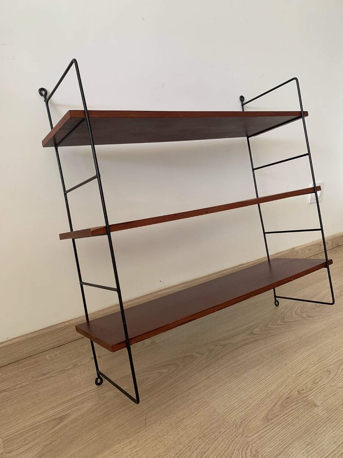 Vintage String shelf