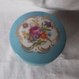Round box in earthenware