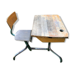 Pupitre scolaire d'écolier