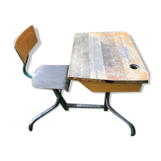 Single-seat school desk