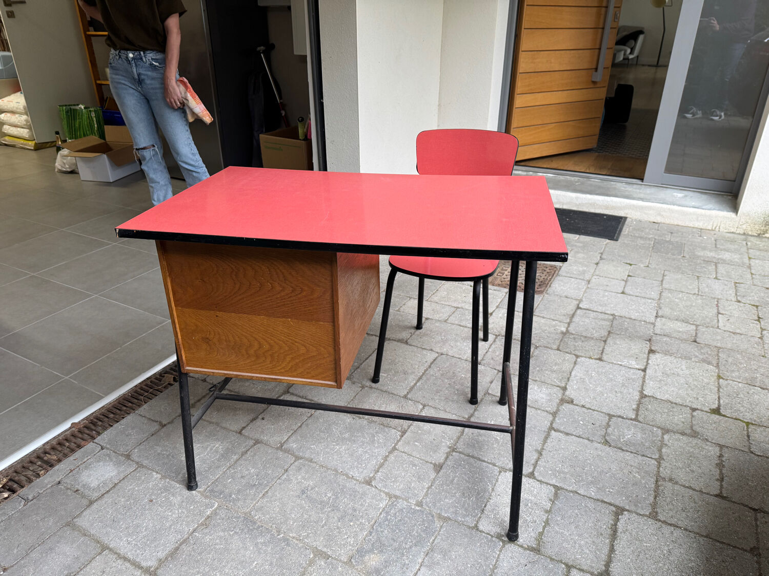 Child's desk and chair in Formica