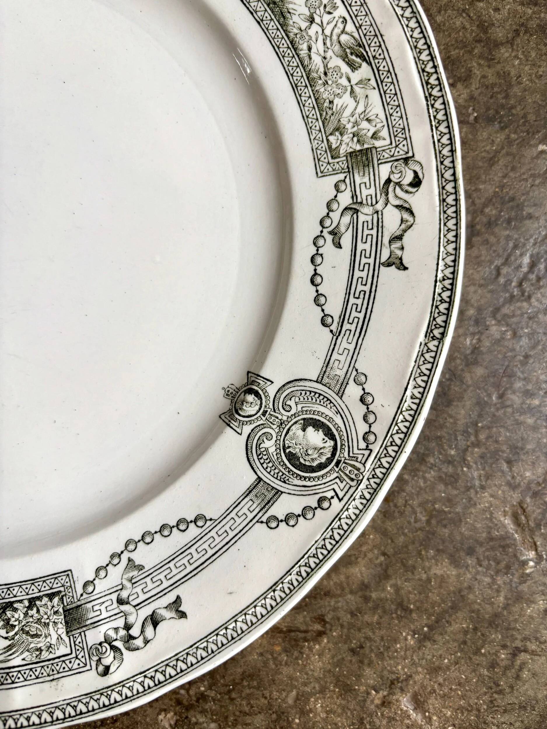 Flat plate in iron earthenware St Amand and Hamage, "Medallion" service