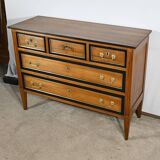 Property chest of drawers in solid walnut, Louis XVI period – Late 18th century