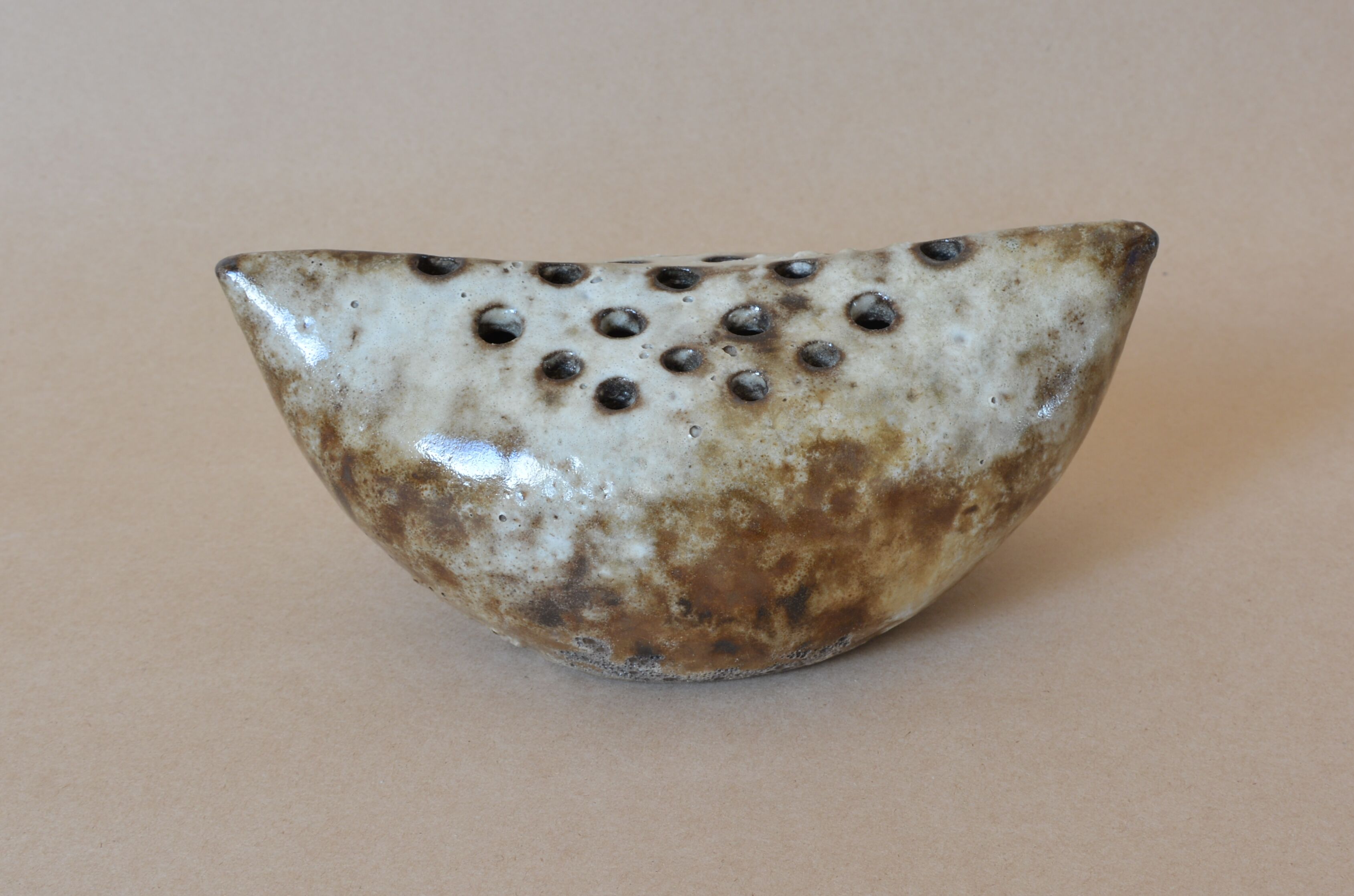 Flower pick with speckled decoration by Alexandre Kostanda