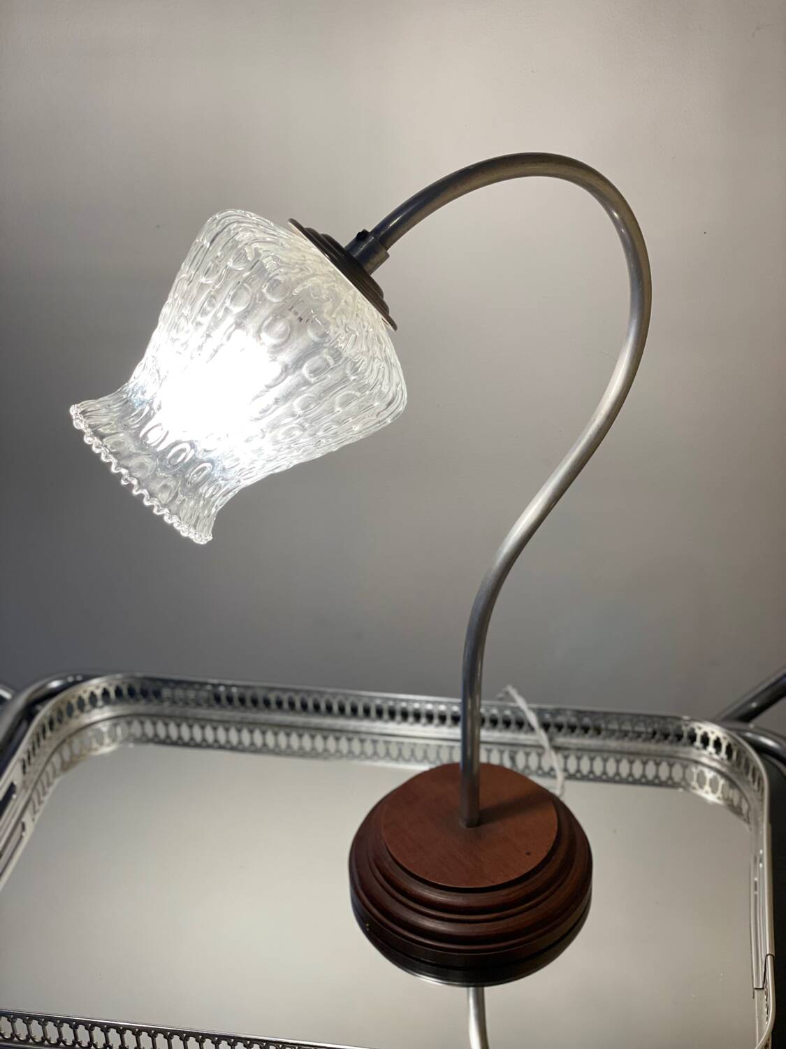 Metal and wood gooseneck table lamp