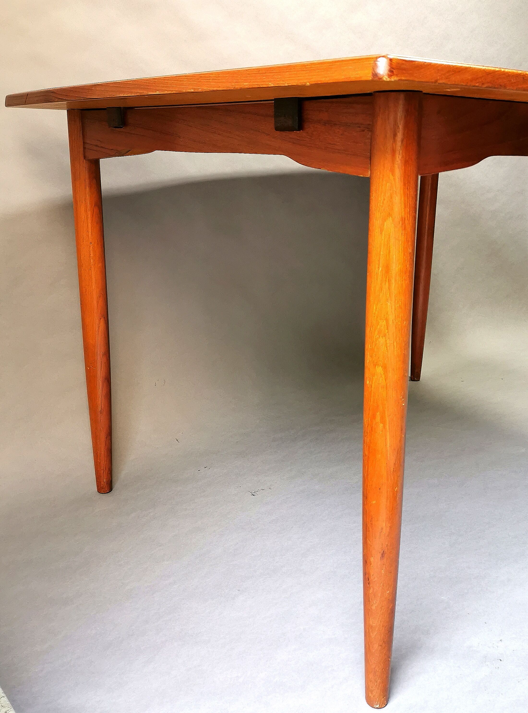 Scandinavian teak table 60/70
