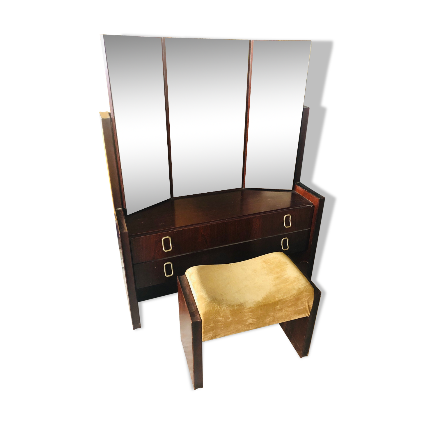 Hairdresser with triptych mirror and stool