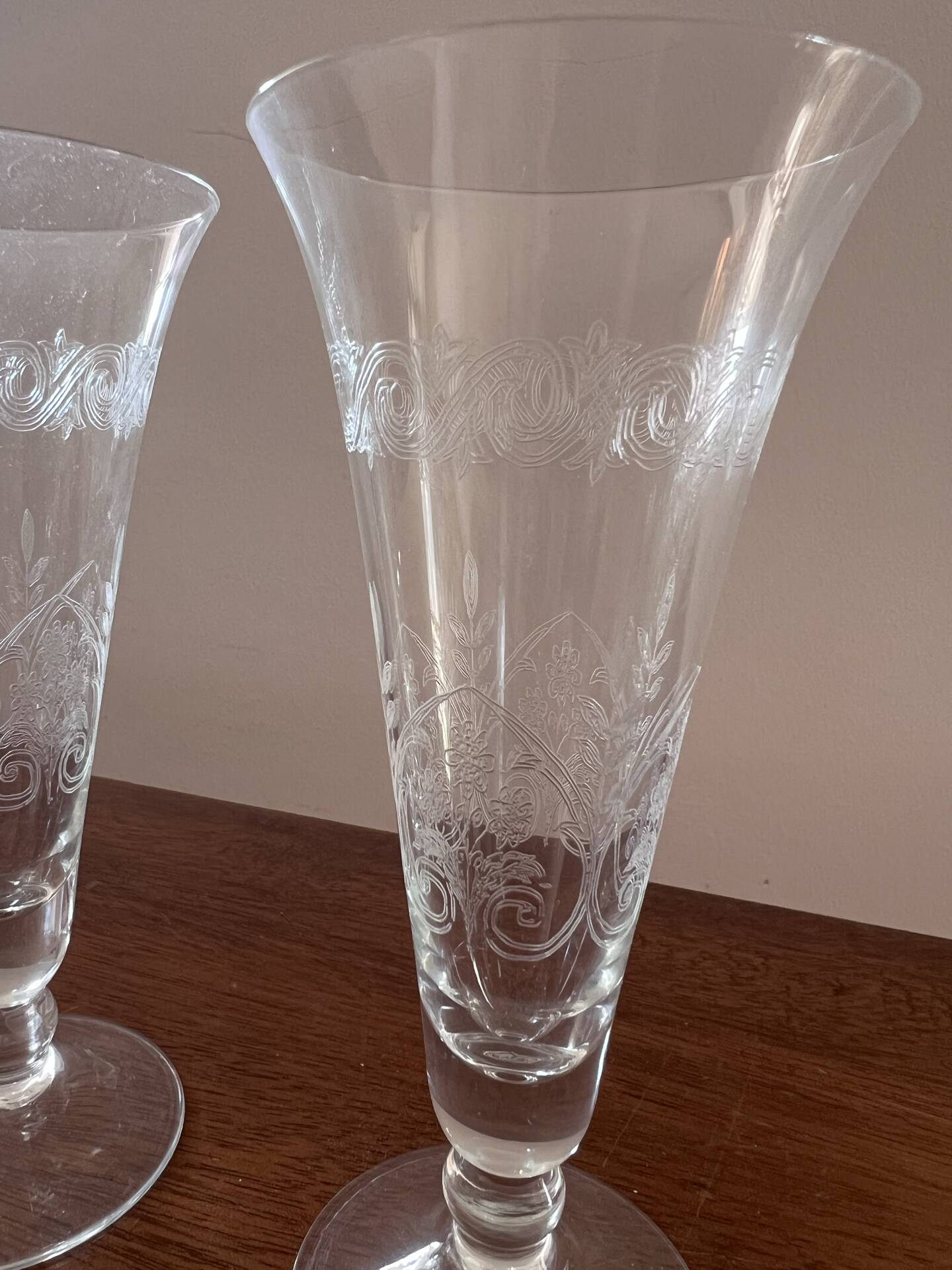 Set de verres cristal Art déco gravé (32 pieces) de 4 tailles