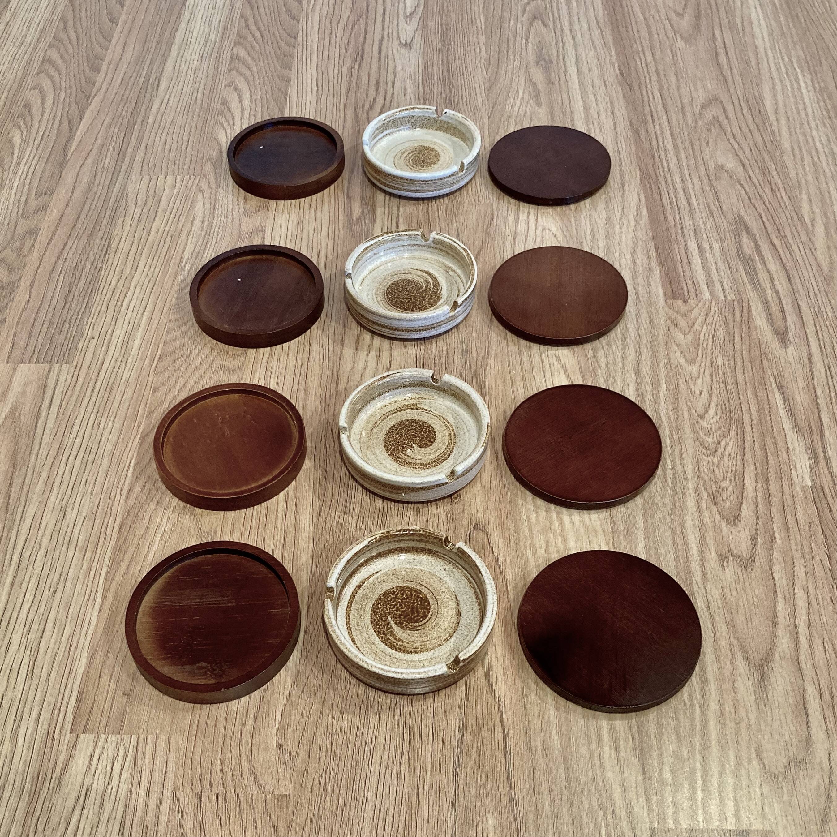 ENSEMBLE DE 4 CENDRIERS DESIGN SCANDINAVE.