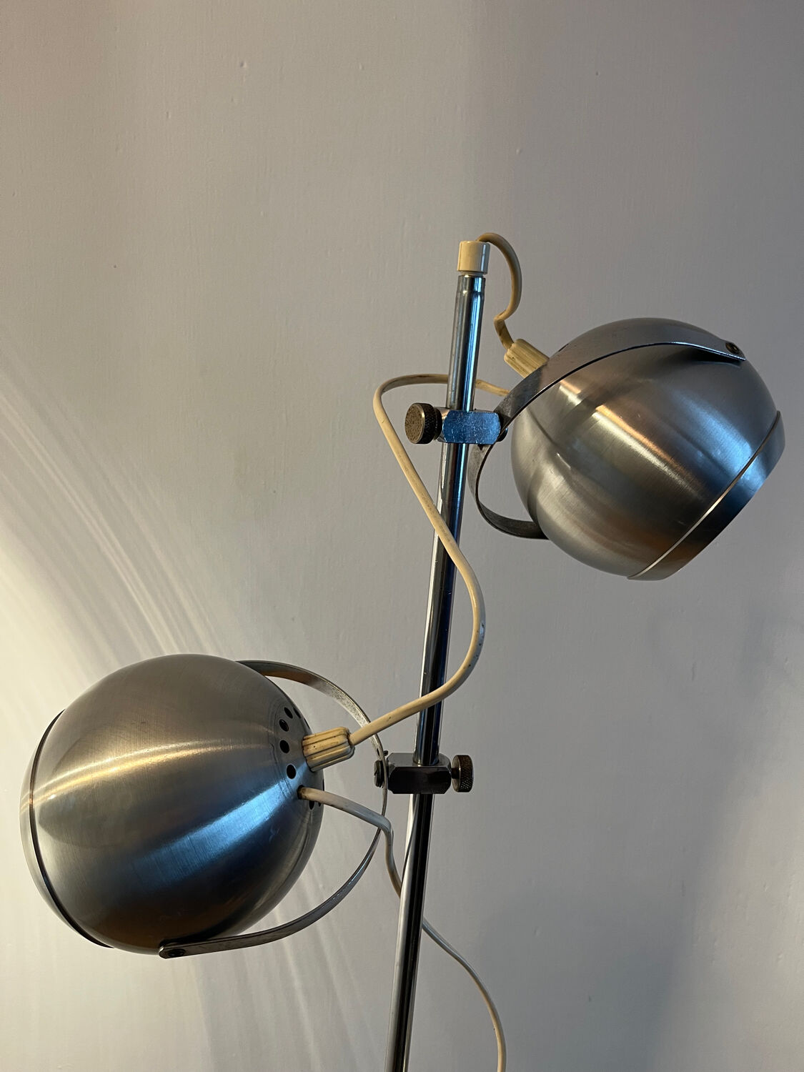 Eyeball lamp, space age vintage, 3 eyeballs.