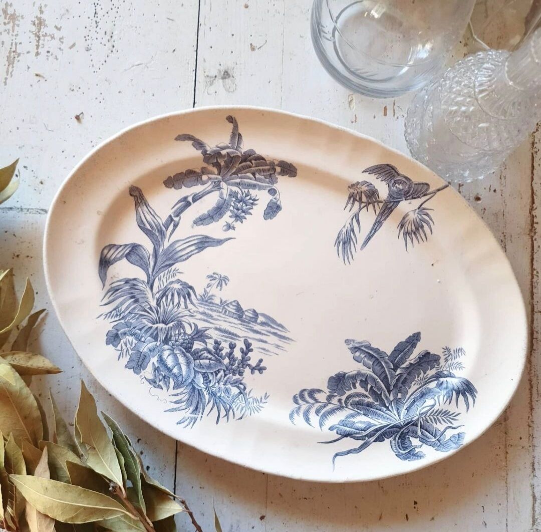 Ceramic dish pattern blue palm trees